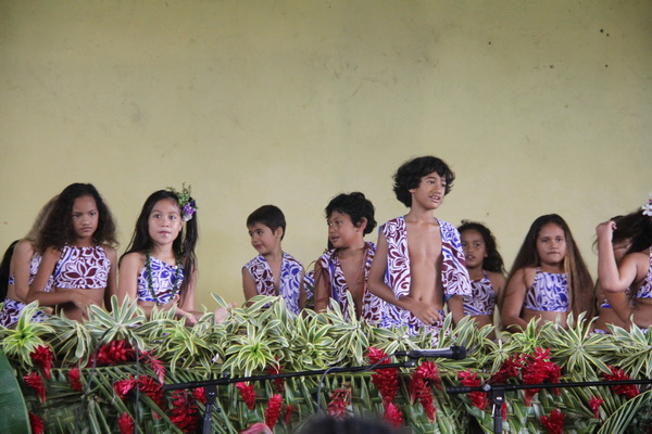 children preparing to danse